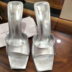 Gorgeous sandal, this year!